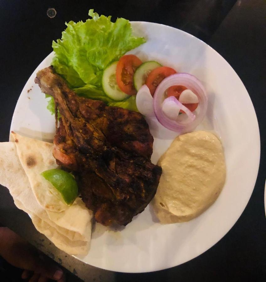 Tropicana Home Stay Arugam Bay Eksteriør billede