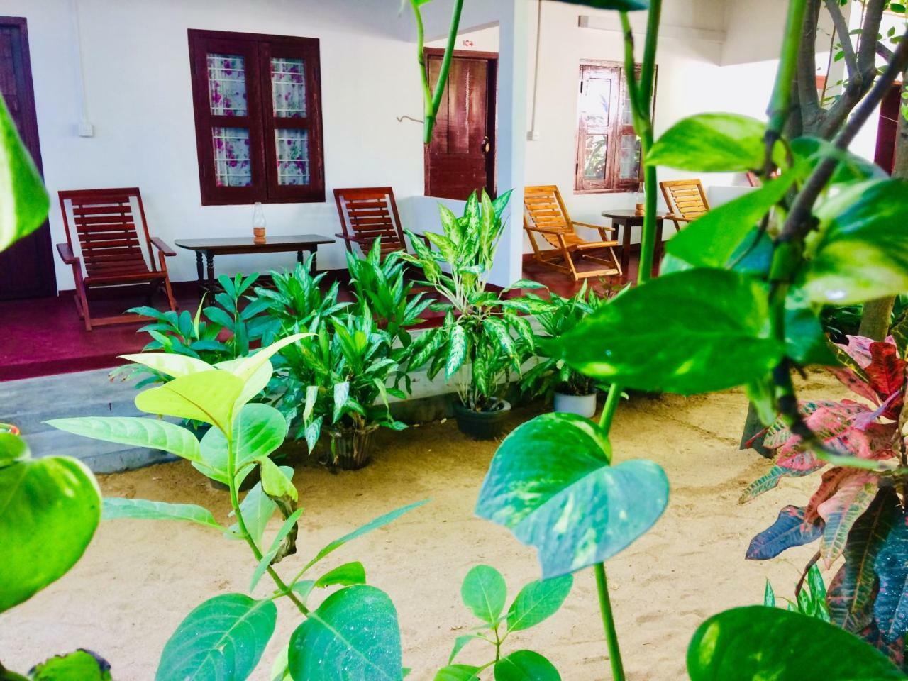 Tropicana Home Stay Arugam Bay Eksteriør billede