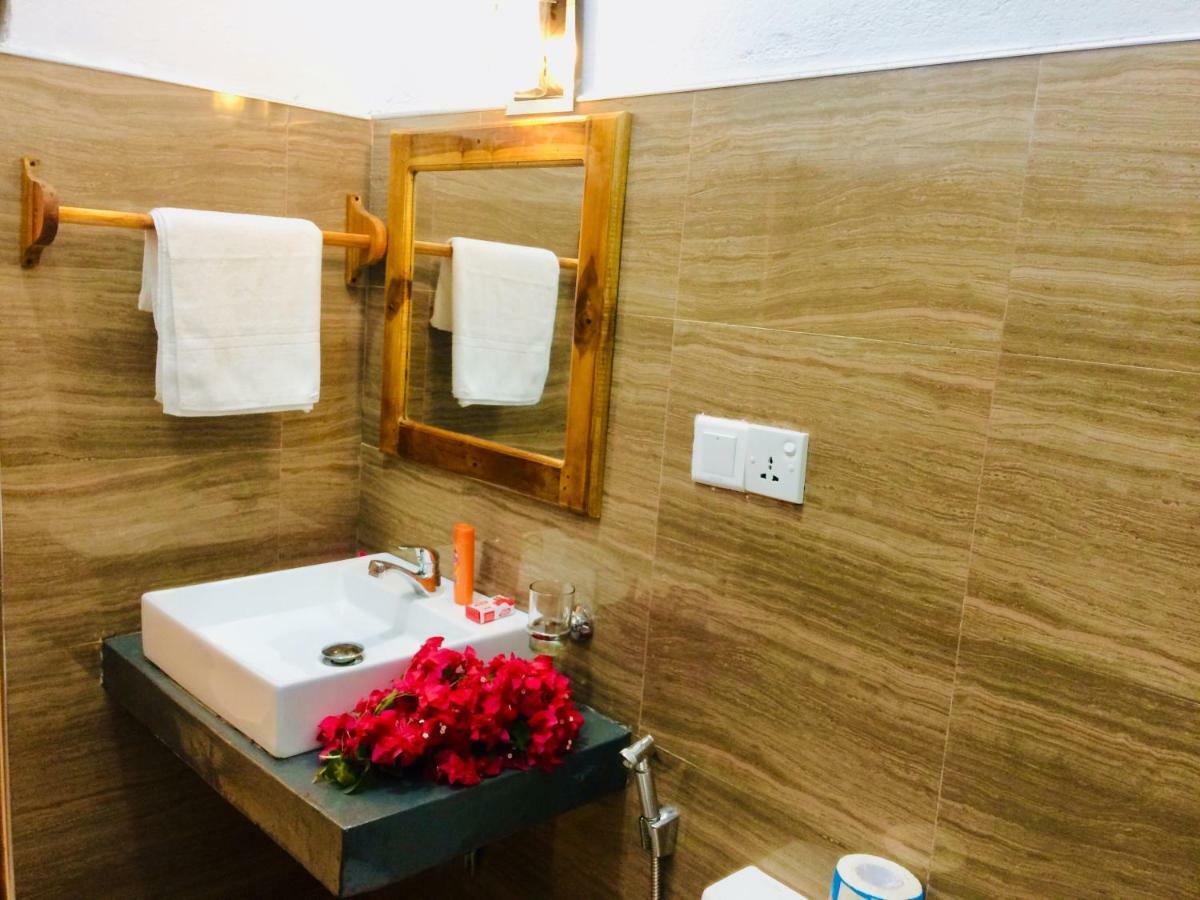Tropicana Home Stay Arugam Bay Eksteriør billede