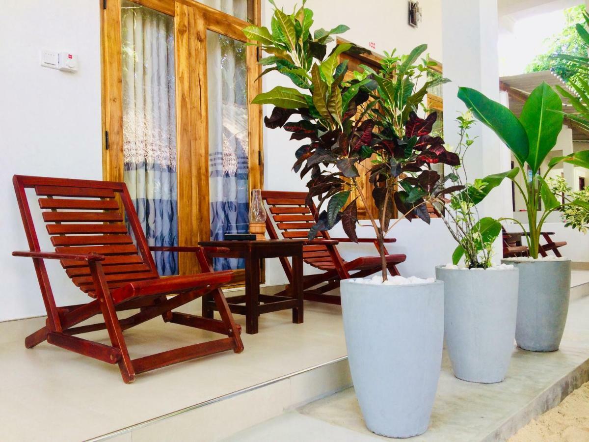 Tropicana Home Stay Arugam Bay Eksteriør billede