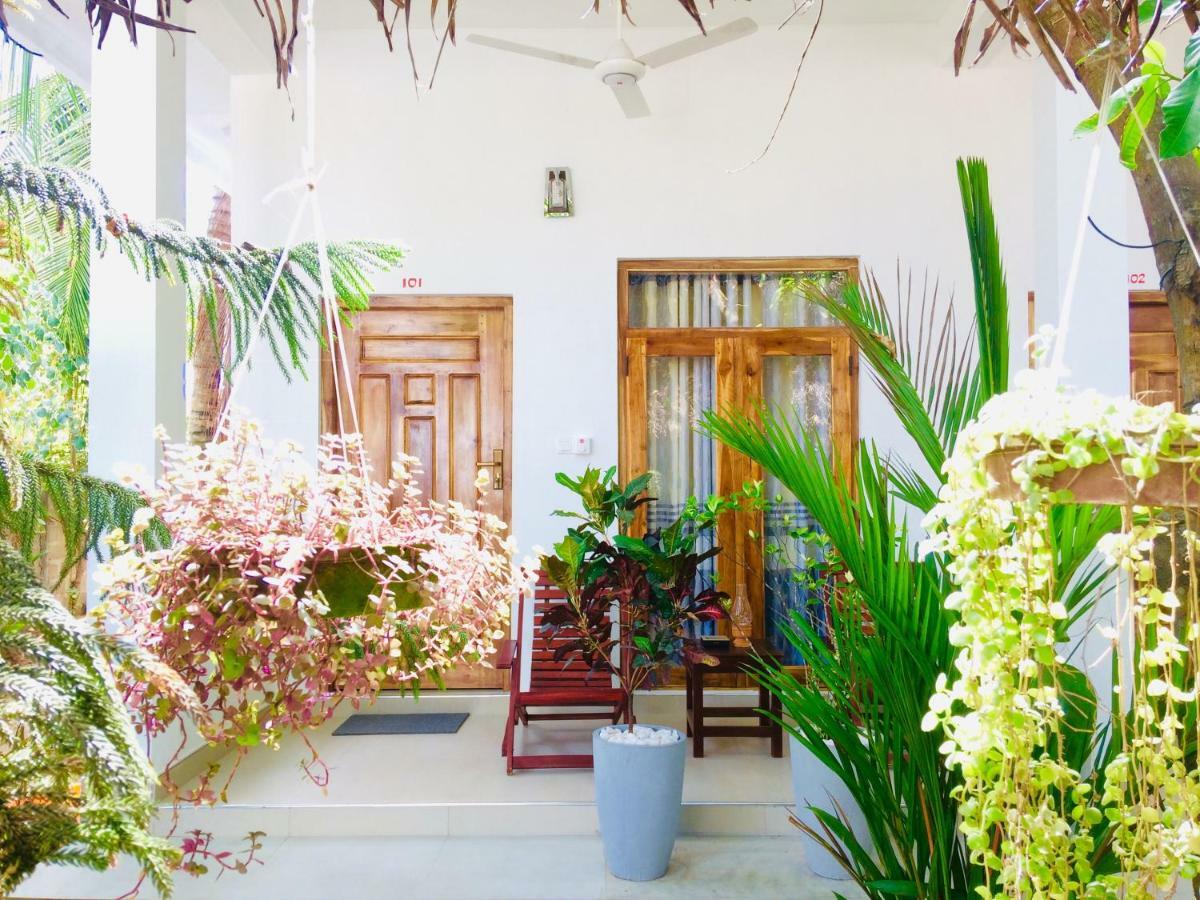 Tropicana Home Stay Arugam Bay Eksteriør billede