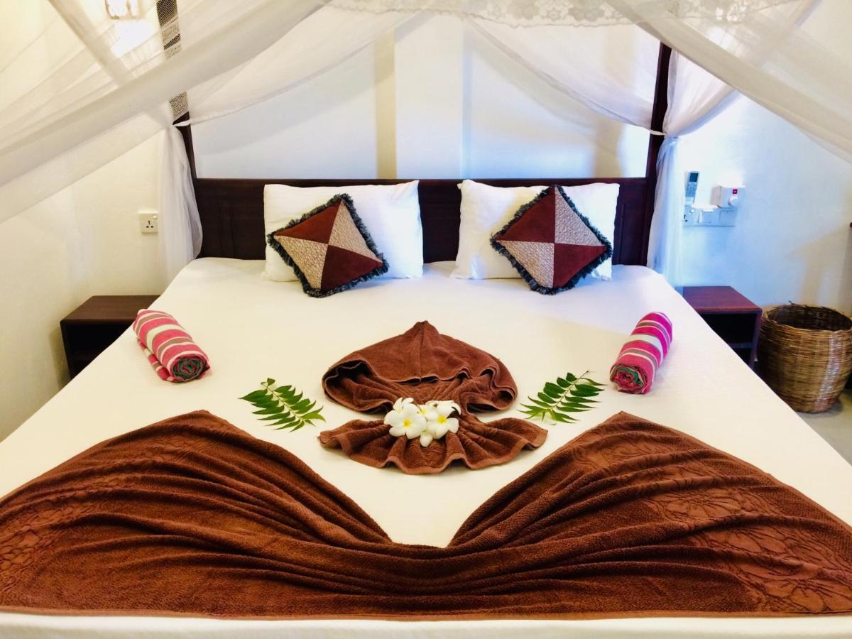 Tropicana Home Stay Arugam Bay Eksteriør billede